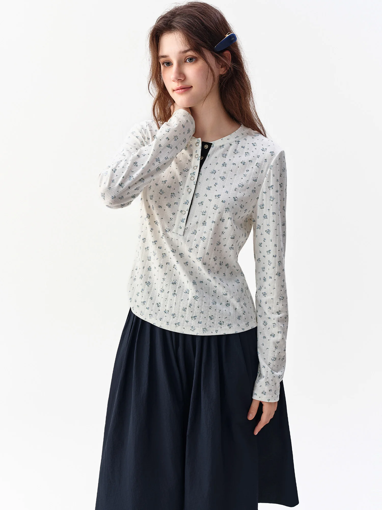 DUSHU 2026 Fall New Women White Base Blue Floral Henley Neck Ribbed Long Sleeve Top Fashion T-shirt Available in Multiple Sizes