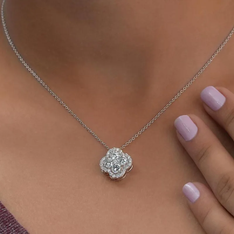 Lnkry Exquisite Clover Flower Pendant Necklace Certified 3mm&1.1mm&0.9mm Moissanite Diamond Necklace For Women Girls Jewelry