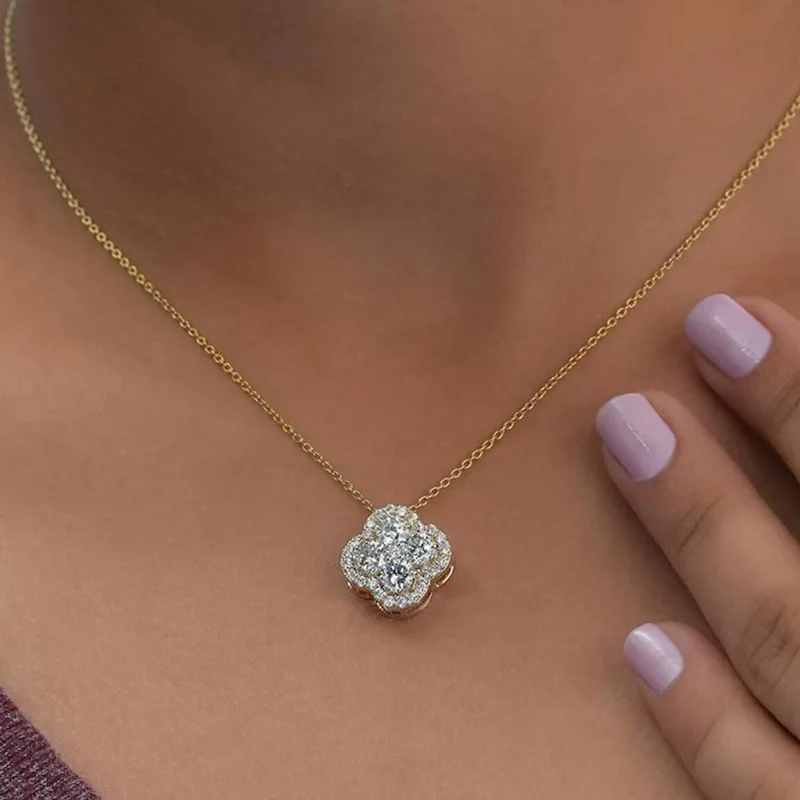 Lnkry Exquisite Clover Flower Pendant Necklace Certified 3mm&1.1mm&0.9mm Moissanite Diamond Necklace For Women Girls Jewelry