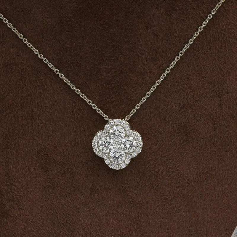 Lnkry Exquisite Clover Flower Pendant Necklace Certified 3mm&1.1mm&0.9mm Moissanite Diamond Necklace For Women Girls Jewelry