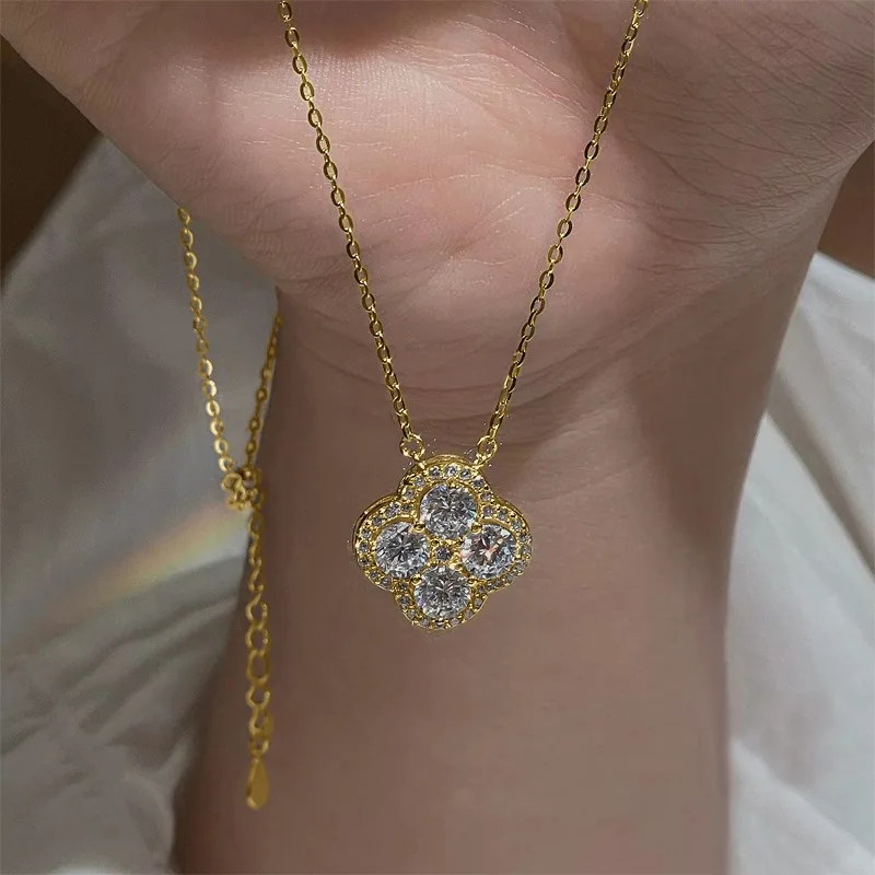 Lnkry Exquisite Clover Flower Pendant Necklace Certified 3mm&1.1mm&0.9mm Moissanite Diamond Necklace For Women Girls Jewelry