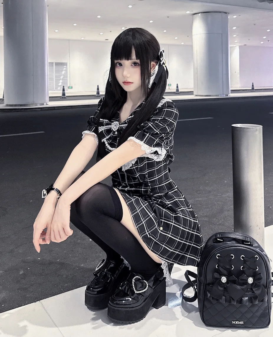 College-Style Retro Gray Plaid Shirt Dress for Women, Summer Sweet Little Girl's Bow Lace Waist-Cinching Short Dress
