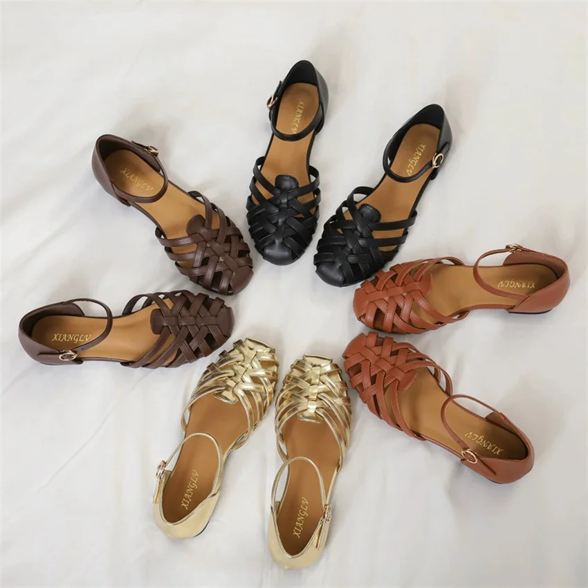 Luxury Designer Sandals Hollow Low-Heeled Closed-Toe Sandals for Women for Summer Outdoor Wear Roman Shoes Zapatos De Mujer
