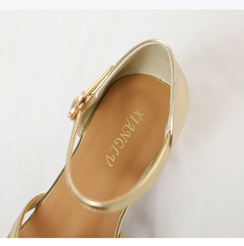 Luxury Designer Sandals Hollow Low-Heeled Closed-Toe Sandals for Women for Summer Outdoor Wear Roman Shoes Zapatos De Mujer