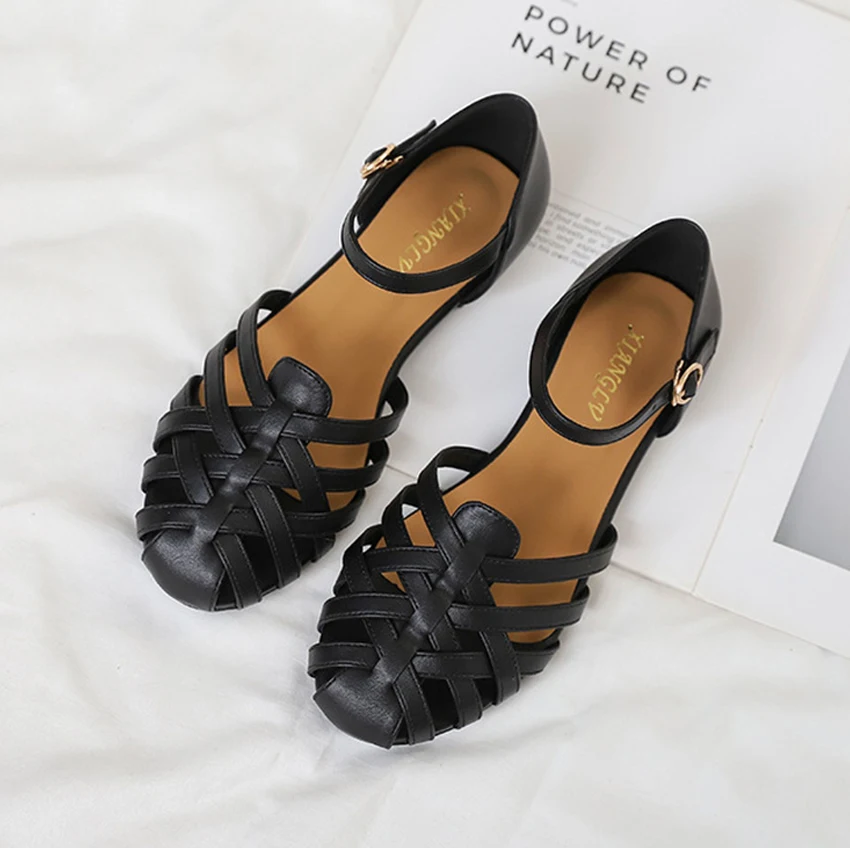Luxury Designer Sandals Hollow Low-Heeled Closed-Toe Sandals for Women for Summer Outdoor Wear Roman Shoes Zapatos De Mujer