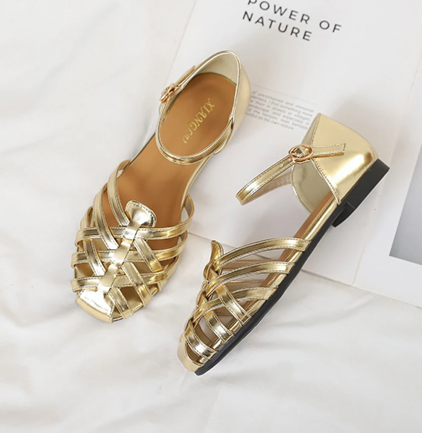 Luxury Designer Sandals Hollow Low-Heeled Closed-Toe Sandals for Women for Summer Outdoor Wear Roman Shoes Zapatos De Mujer