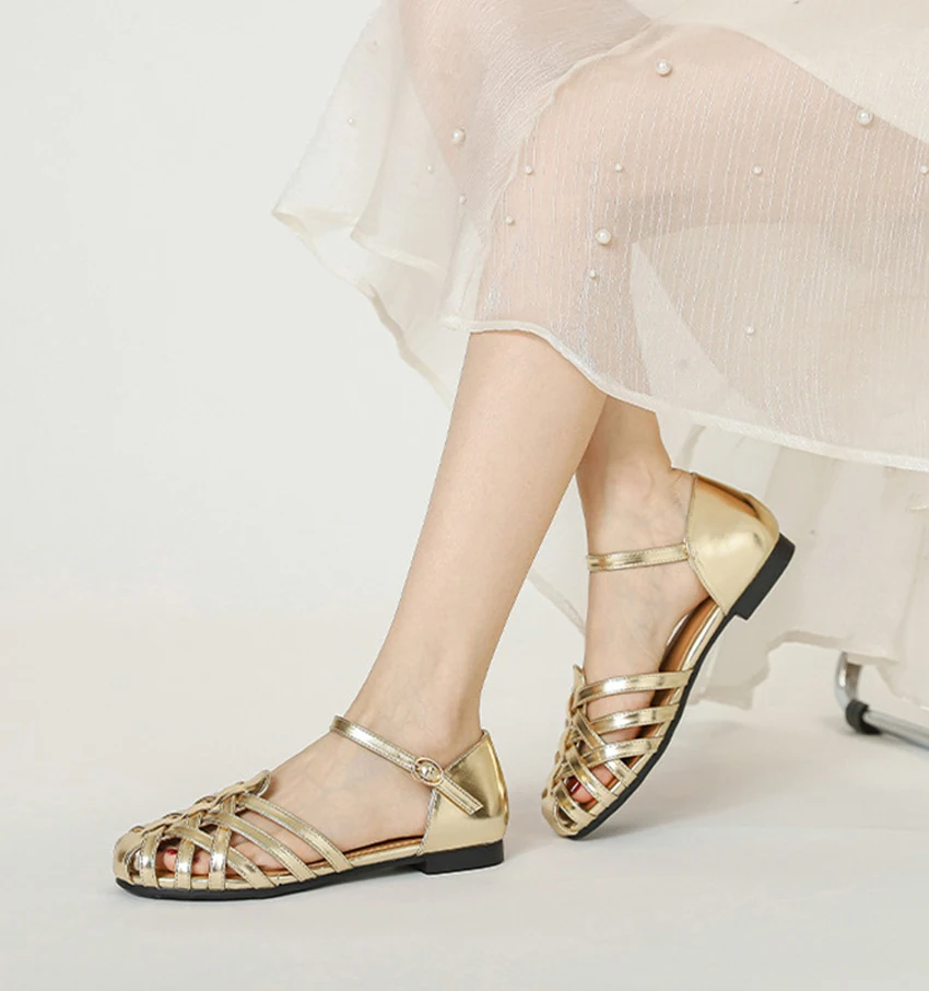 Luxury Designer Sandals Hollow Low-Heeled Closed-Toe Sandals for Women for Summer Outdoor Wear Roman Shoes Zapatos De Mujer
