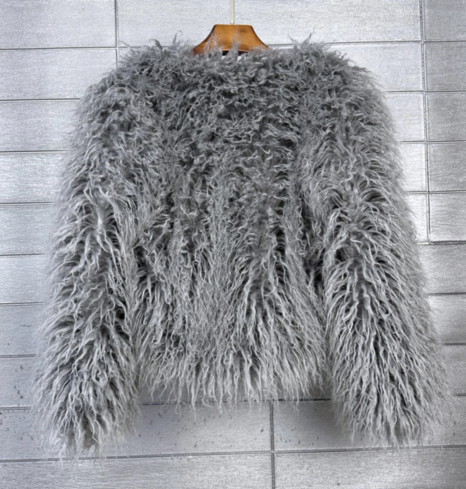 Women's Fur Coat Colorful Furry Pink Lamb Wool Faux Fur Coat Female Shaggy Sheepskin Coat Winter Artificial Fur Jacket