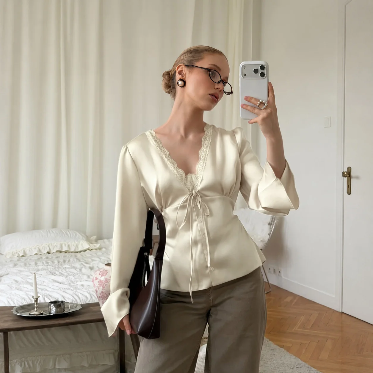 Tsiisd Women's Lace Satin Lace-Up Vest Top Patchwork Fashion Romantic Premium Commute Summer Tank Female Bandage V-Neck Top 2026