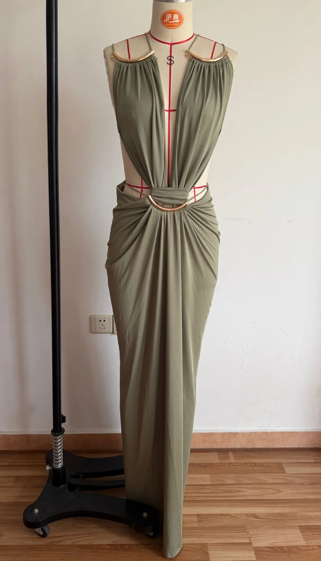 Elegant Deep V Spaghetti Strap Maxi Dress Women Metal Ring Cut Out Waist Ruched Backless Buckle Dinner Gown Party Holiday Outfit