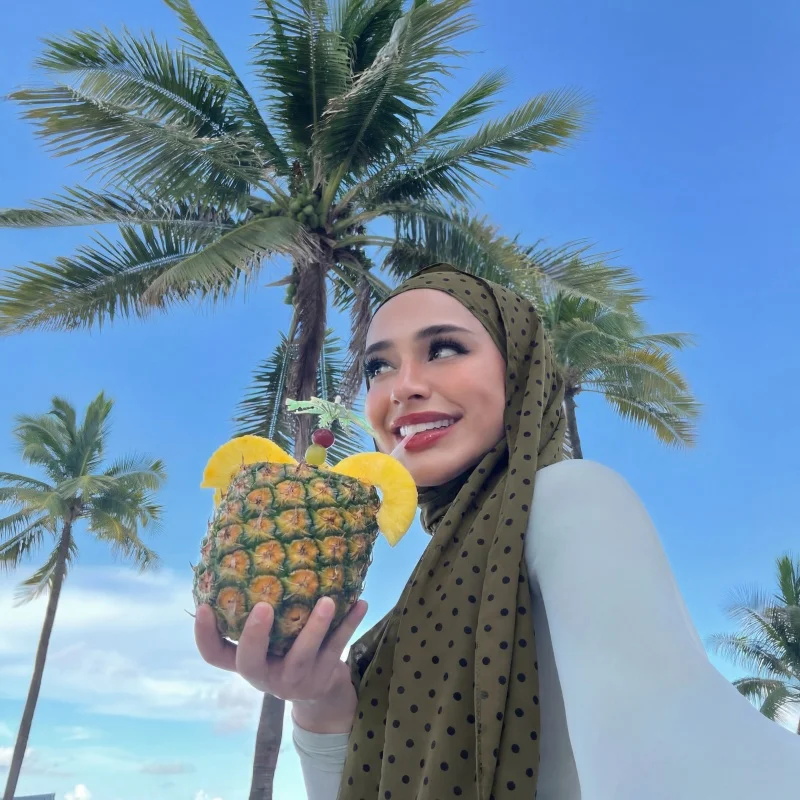 Luxury Muslim Hijab Retro Polka Dot Scarf Skin-friendly Jersey Bandana Elegant Headscarf for Women Brunch Date Weekend Travel