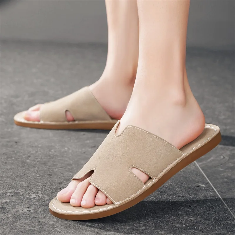 Men's Summer Casual Slip-On Sandals Breathable Outdoor Beach Shoes Large Size Comfortable Suede Leather Outdoor Men's Slippers
