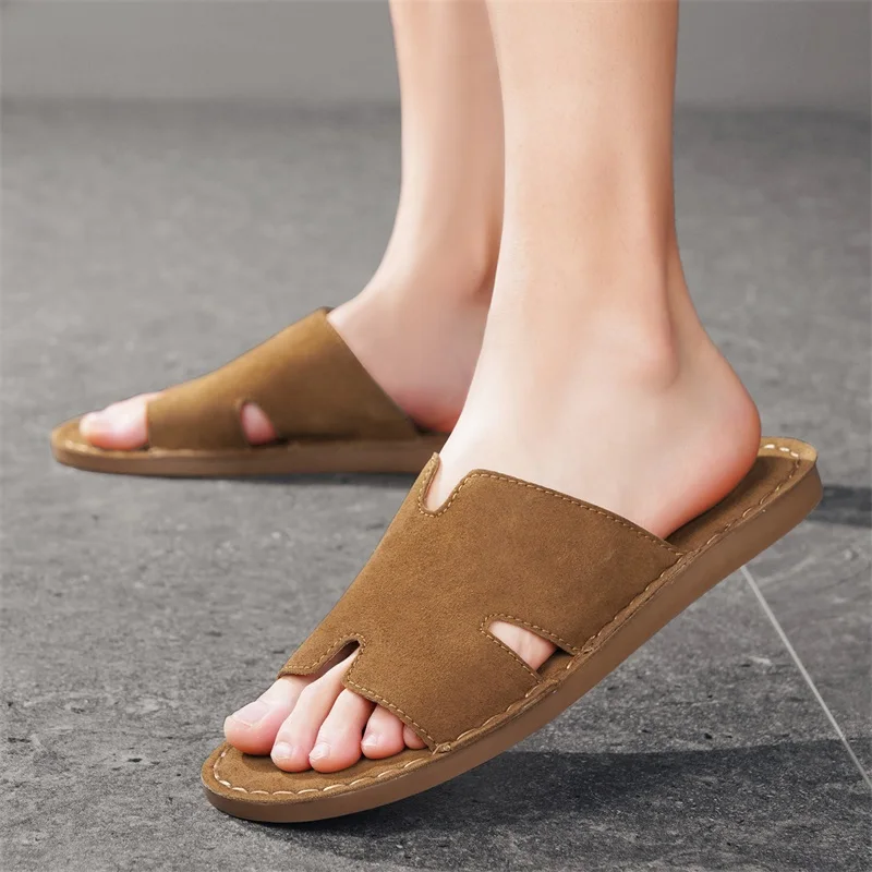 Men's Summer Casual Slip-On Sandals Breathable Outdoor Beach Shoes Large Size Comfortable Suede Leather Outdoor Men's Slippers
