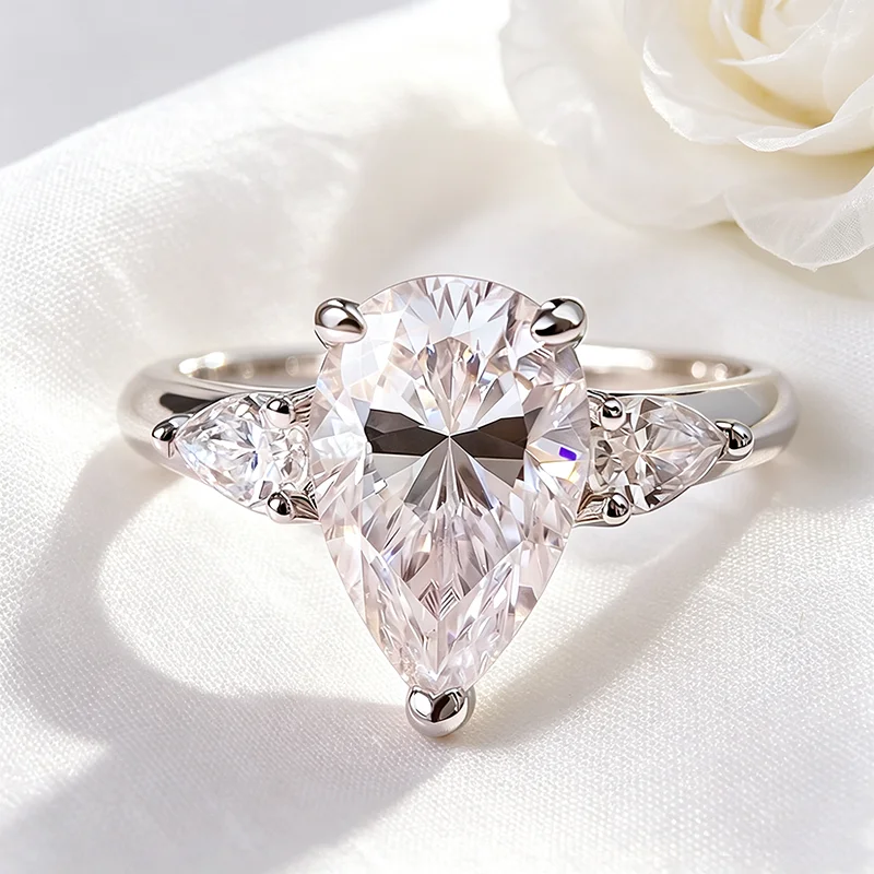 Smyoue 1-4CT Pear Cut Certified Moissanite Rings for Women 3 Gems Classic Wedding Promise Band 925 Sterling Silver Plated 18K