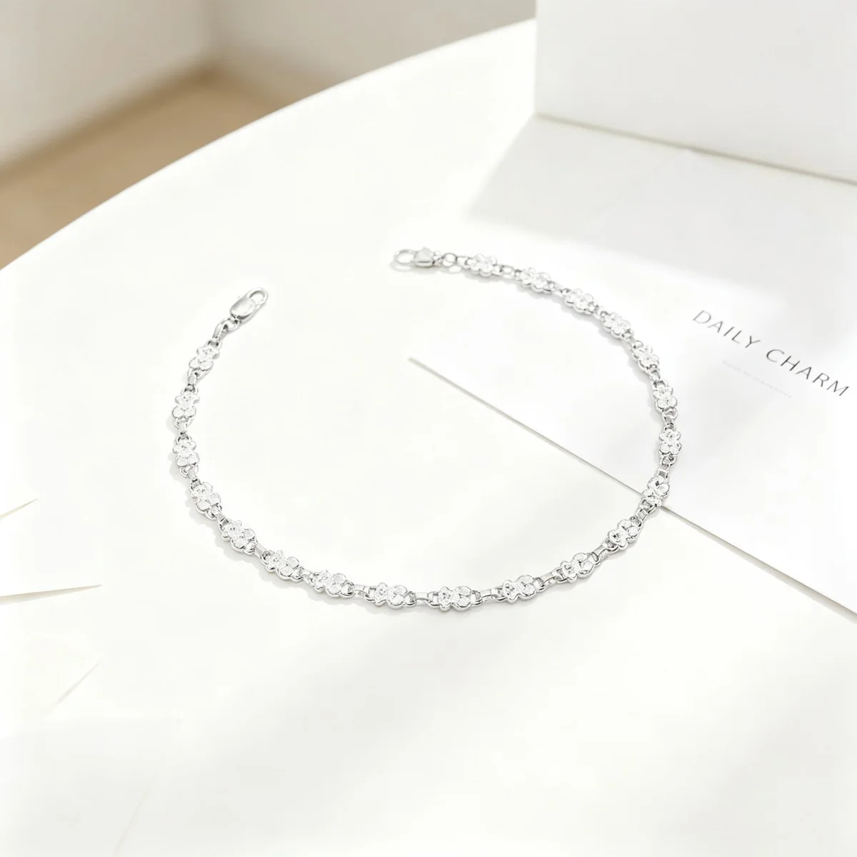 Cute Bear Bangle Bracelet Dainty Wrist Jewelry Versatile Accessory for All Outfits, Ideal Gift for Women Girls Daily Party Occasions