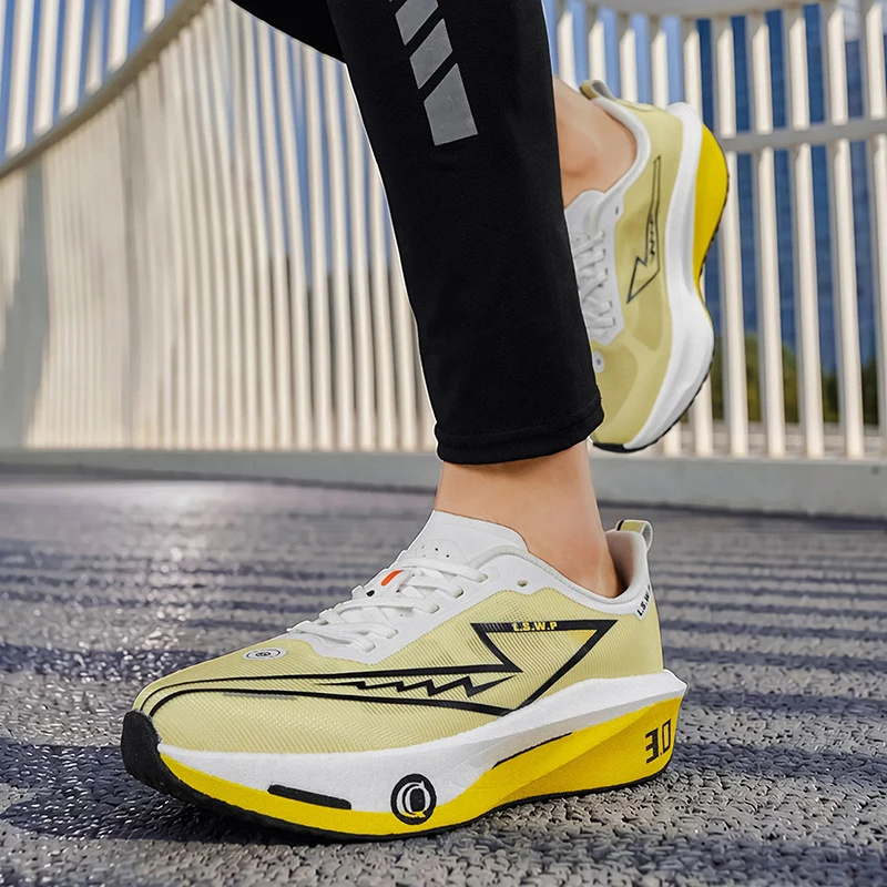 Men's Casual Sports Shoes, Soft-Soled Road Running Shoes, Lightweight, Breathable, Non-Slip, Wear-Resistant, Trendy and Versatile Daily Jogging Sneakers