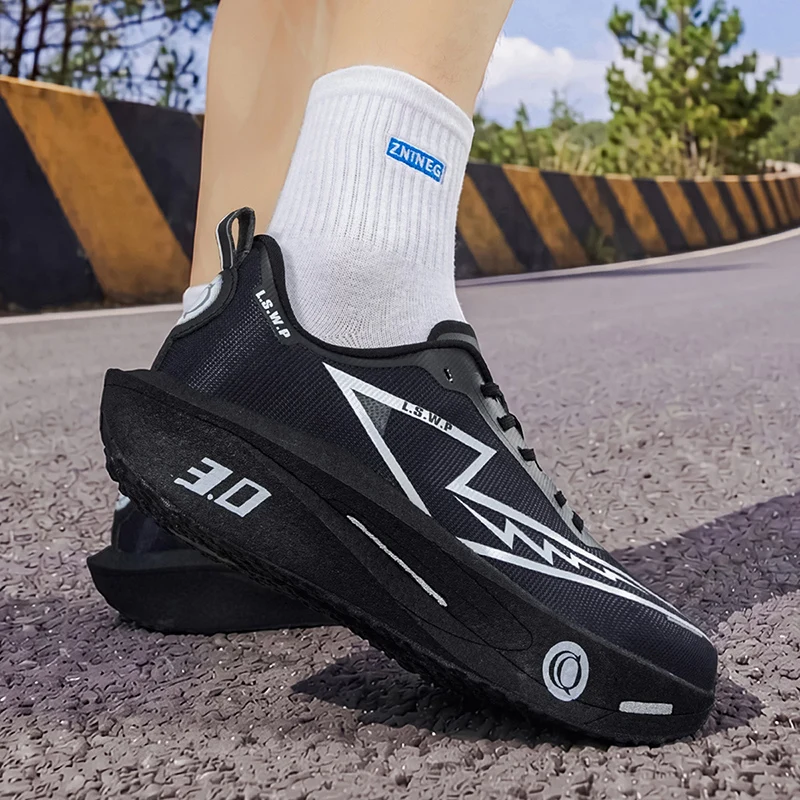 Men's Casual Sports Shoes, Soft-Soled Road Running Shoes, Lightweight, Breathable, Non-Slip, Wear-Resistant, Trendy and Versatile Daily Jogging Sneakers