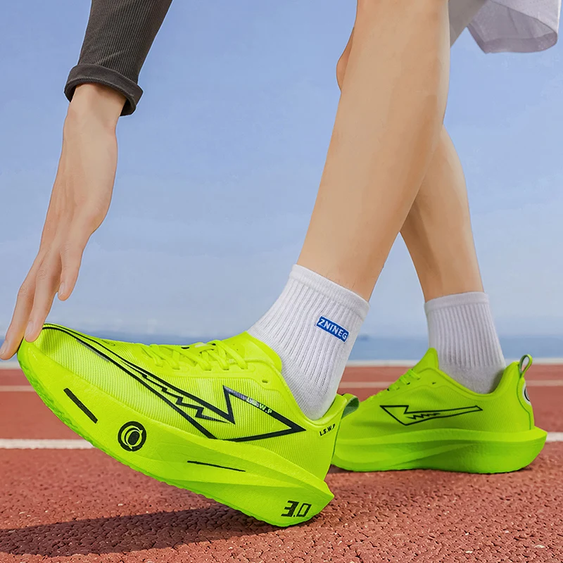 Men's Casual Sports Shoes, Soft-Soled Road Running Shoes, Lightweight, Breathable, Non-Slip, Wear-Resistant, Trendy and Versatile Daily Jogging Sneakers