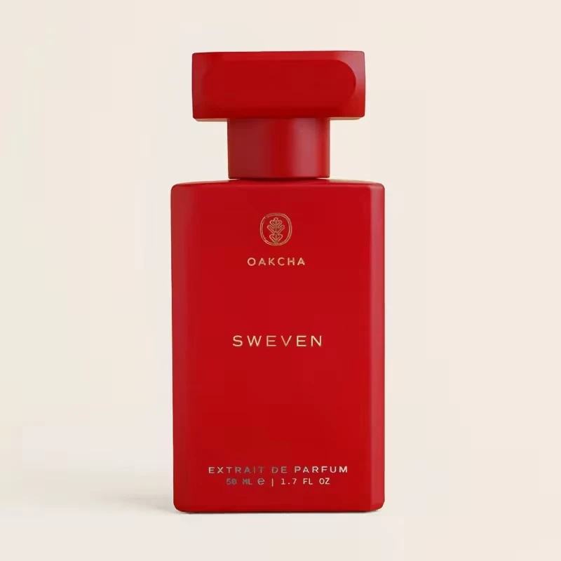 OAKCHA SWEVEN perfume is a fragrant and rich oriental flower fragrance. The red bottle is designed to attract the eyes with advanced design, and the fragrance lasts for a long time. It has a cool and charming imperial sister aura. mature woman