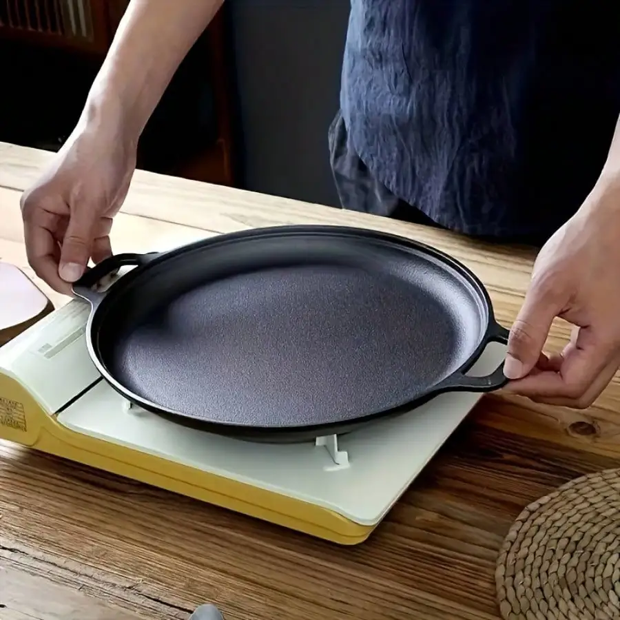 Pre-Seasoned Cast Iron Skillet Pizza Pan, Heavy Duty Round Cast Iron Griddle for Frying, Searing, Baking & Grilling, Versatile Cookware for Stovetop, Oven, Indoor Kitchen, Camping & Outdoor Cooking