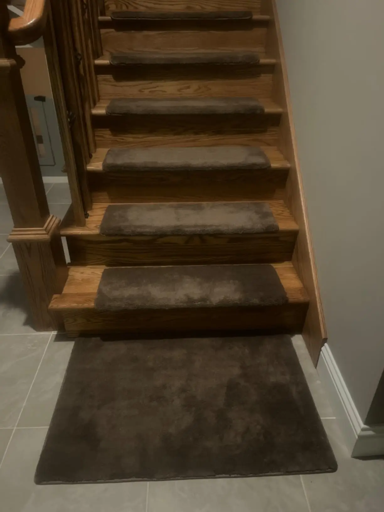 Bullnose Non-Slip Stair Treads -Ultra Plush- Washable Self-Adhesive Carpet Mats, Safety for Elderly & Pets, Peel & Stick Decor