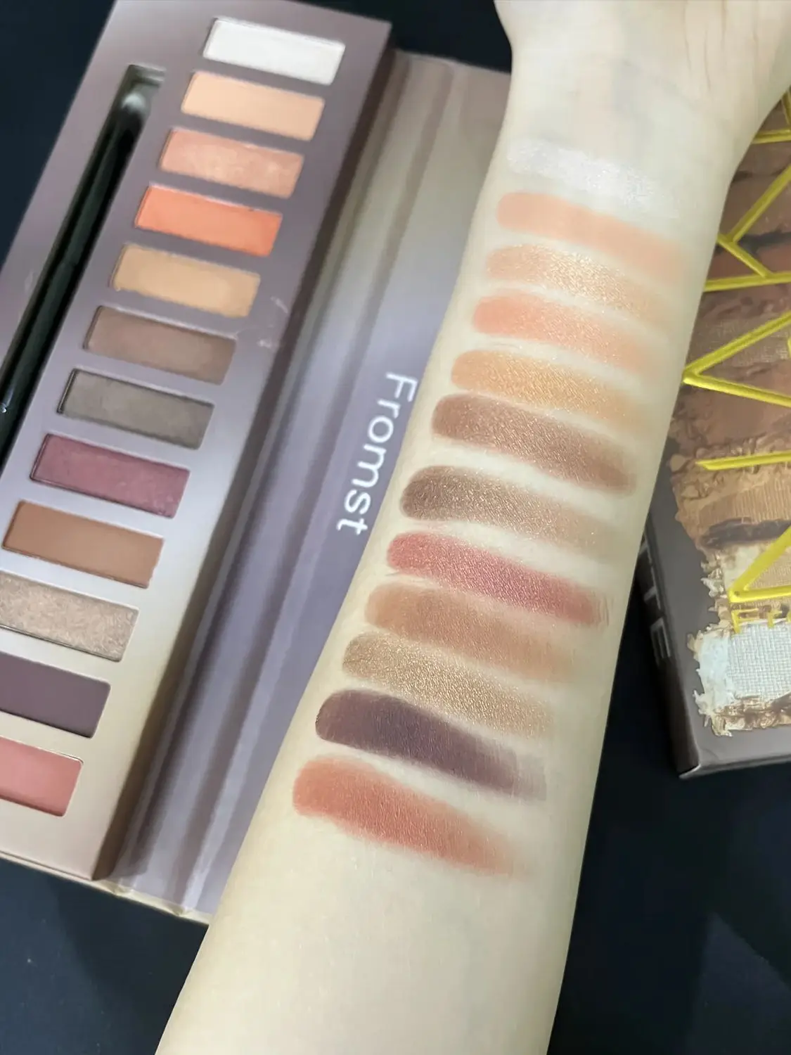 12-Color Eyeshadow Palette, Mirror Packaging, Pearlescent Shimmer, Stage Makeup Effect, Long-Lasting, Easy to Apply, Waterproof