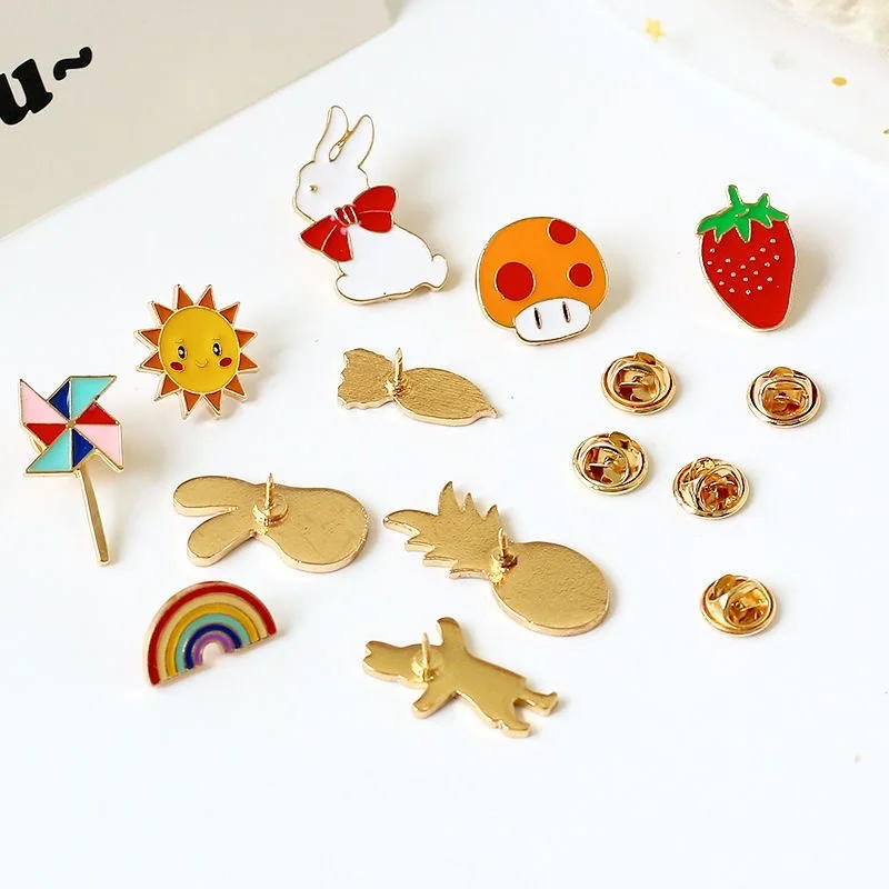 10/20/30/40/50Pcs Enamel Pin Badge Random Cute Animal Plant Metal Brooches Backpack Lapel Badges Women Kid Jewelry Accessories