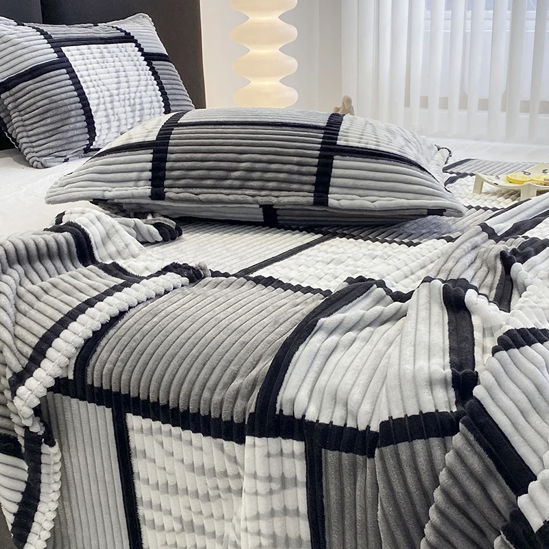 Soft Plush Plaid Throw Blanket All Season Multifunctional for Sofa Bed Office Travel Camping Napping, Ideal Christmas Gift