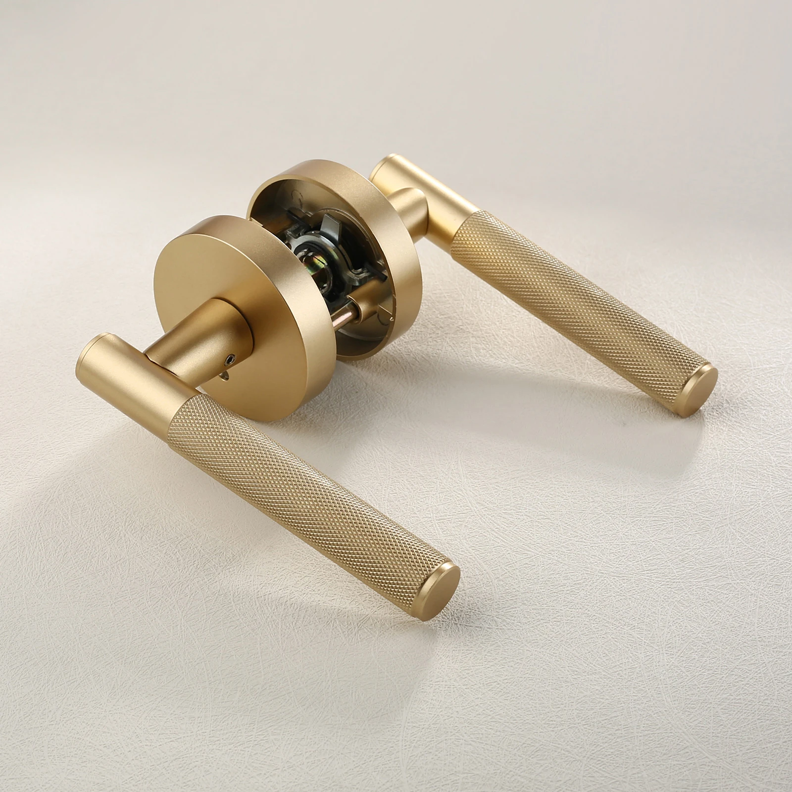 Viladepot Privacy Door Handle Rear Knurled Handle Lever Matte Gold Round Base Bedroom Bathroom Door Lock Reversible
