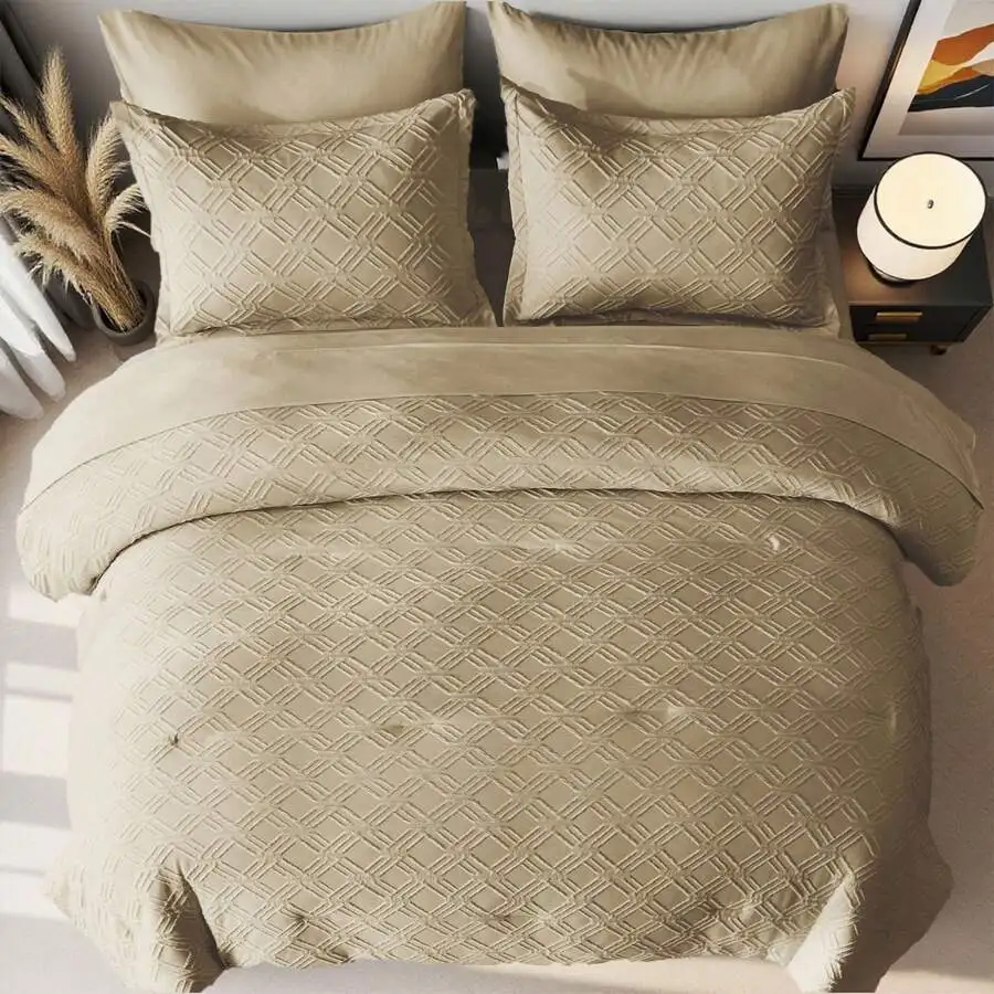 7pcs Simple And Stylish Embossed Comforter Sets Queen, 100% Polyester Lightweight Comfortable Summer Bedding Set, Super Soft And