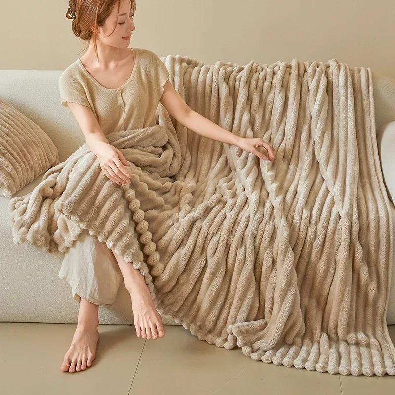 Cooling Ice Silk Nap Quilt with Exquisite Embroidery, Ultra Breathable & Light Fabric, Skin-Safe Summer Air-Conditioning Bedding, Offered in King and Queen Sizes