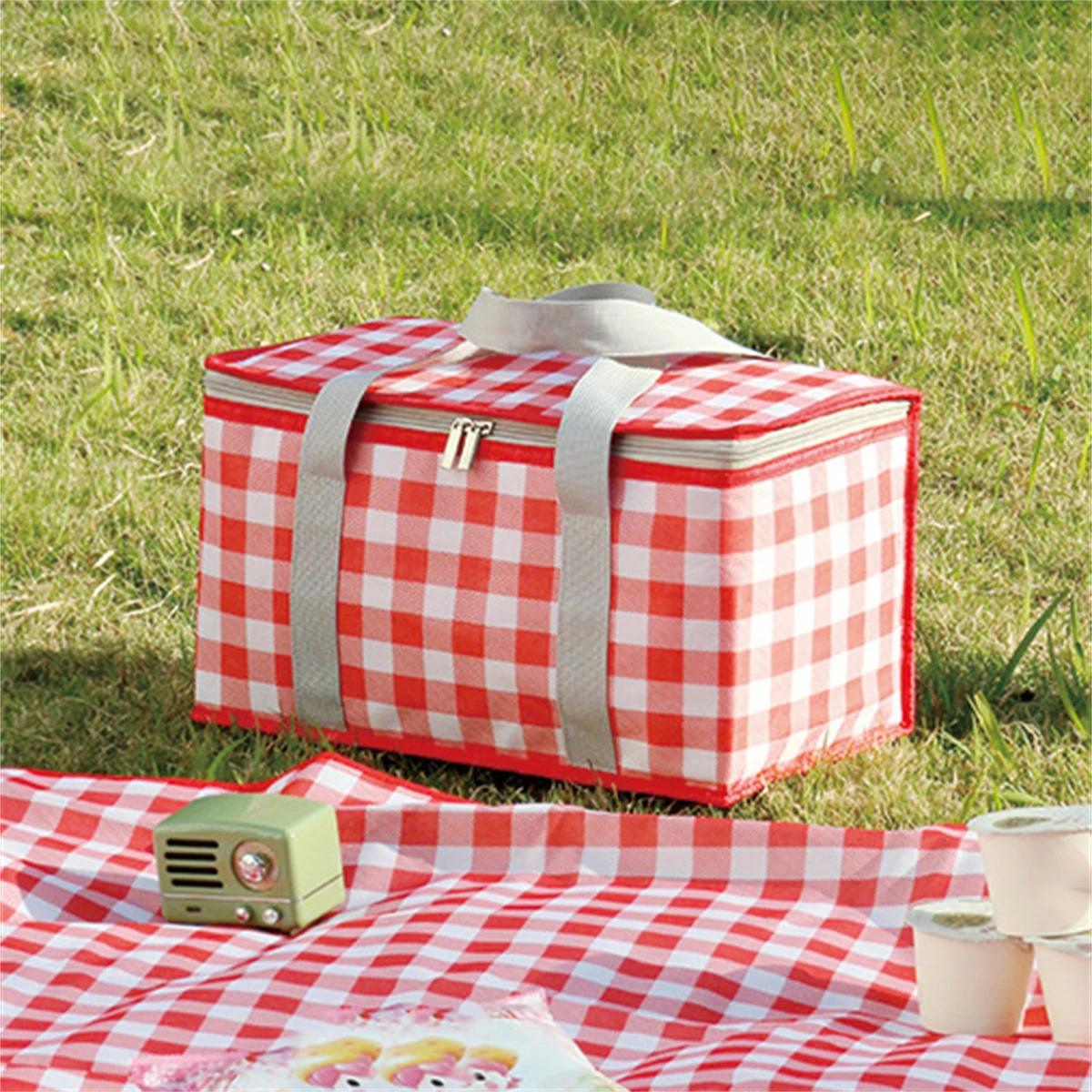 Outdoor portable thickened Insulated handbagstudent spring outing travel camping large capacity checkered picnic bag