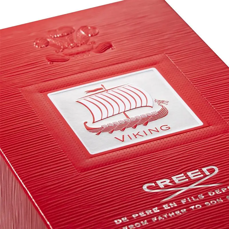 CREED perfume of Viking Sea has a strange wooden fragrance. Sandalwood, vetiver and patchouli are warm and profound. Suitable for autumn and winter, men's use is super personalized
