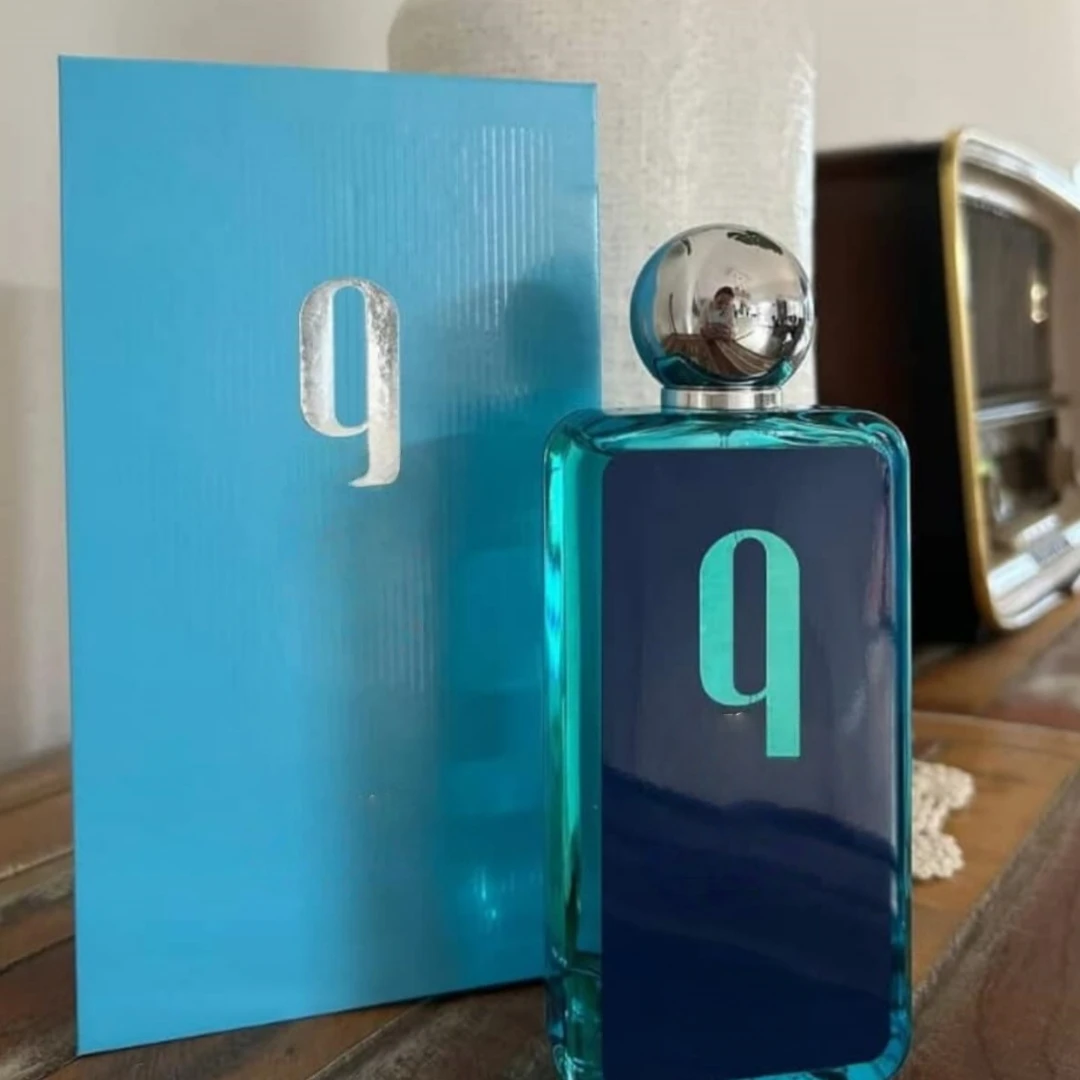 Unisex fragrance—long-lasting scent, blending notes of lavender, cinnamon, fresh accords, spices, amber, and vanilla; 100ml.