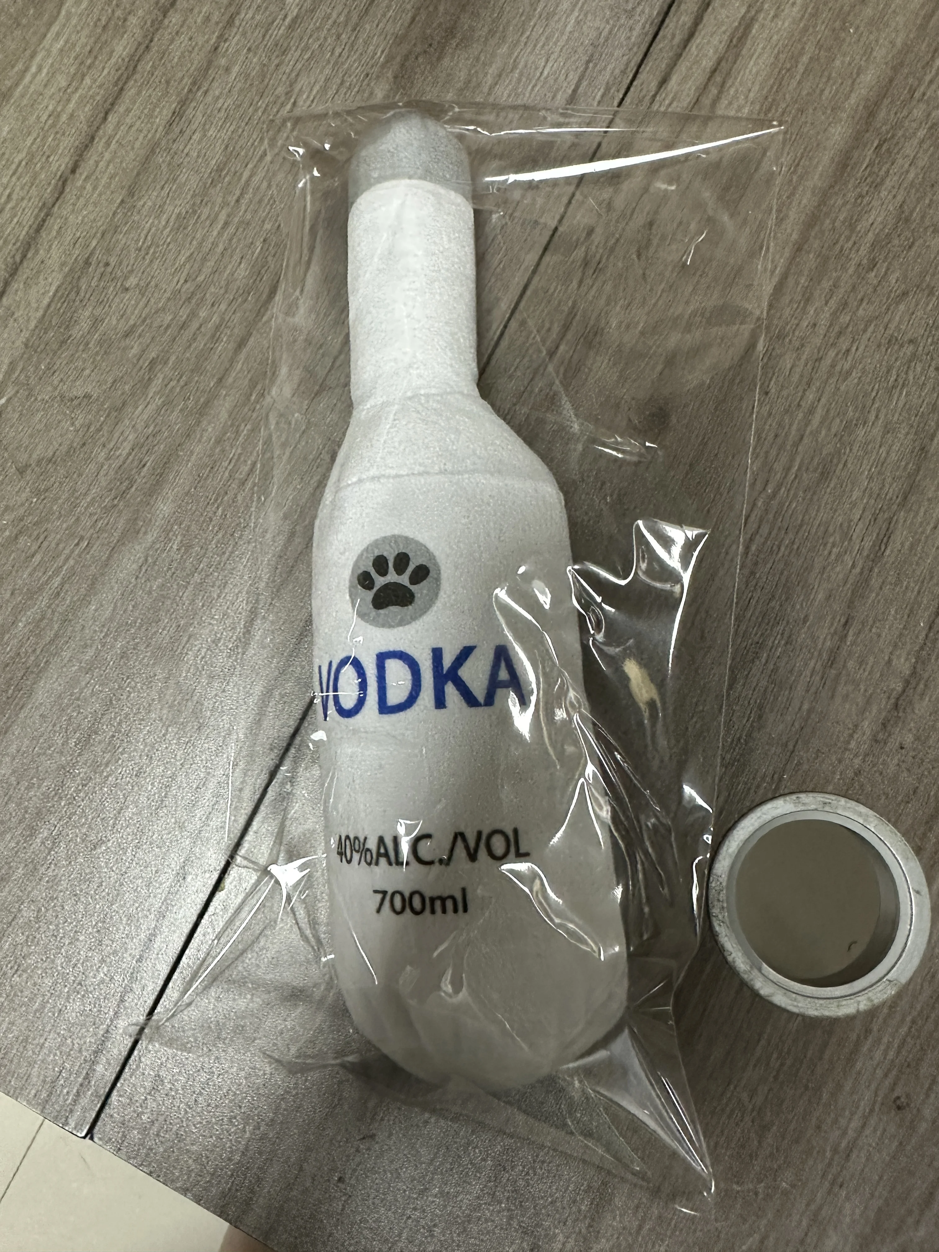 1pc Wine Bottle Design Pet Grinding Teeth Plush Toy, Durable Chew Toy For Dog Interactive Supply