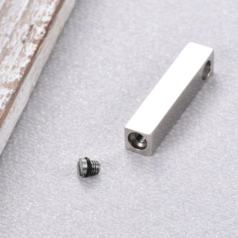 Square Urn Necklace for Human Ashes Cremation Jewelry for Ashes Stainless Steel Keepsake Ashes Necklace Memorial Urn Jewelry