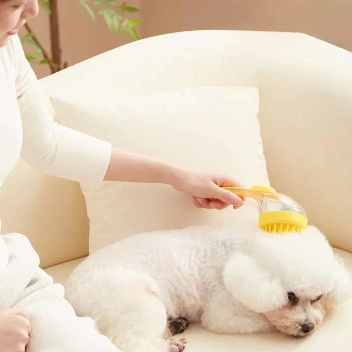 Pet Bathing Brush Long Handle Add‑Liquid Soft Silicone Massage for Dogs & Cats Bath Cleaning Pet Grooming Tool Pet Supplies