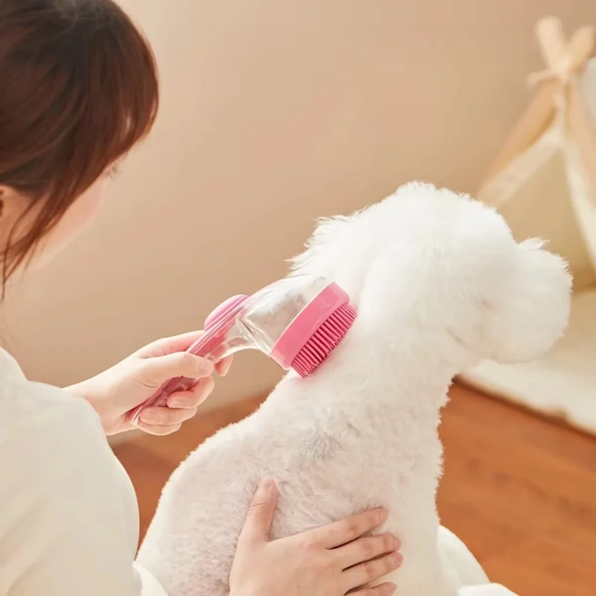 Pet Bathing Brush Long Handle Add‑Liquid Soft Silicone Massage for Dogs & Cats Bath Cleaning Pet Grooming Tool Pet Supplies