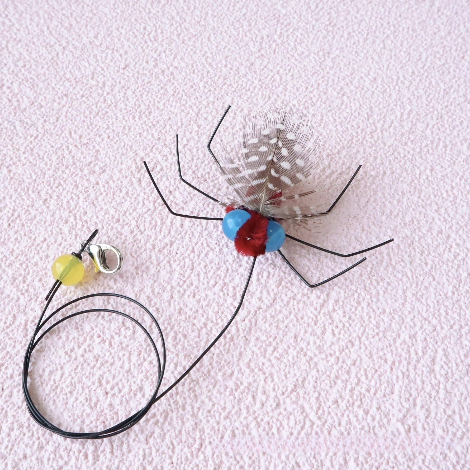 2pcs Random Color Simulation Small Flying Insects Replacement Accessories for Cat Teasers Toys Kitten Feather Toys Pet Supplies