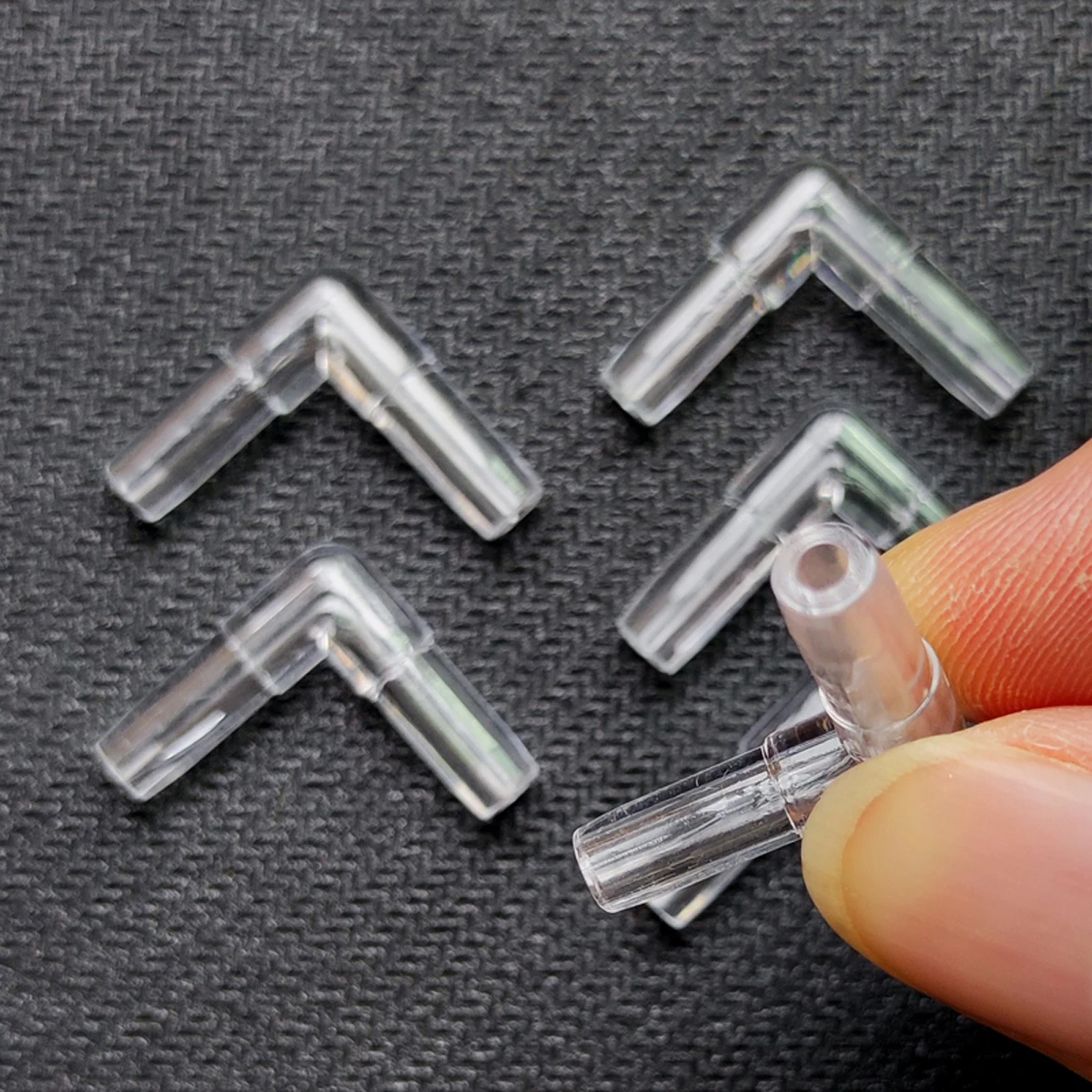 20pcs 4mm Aquarium Fish Tank Air Pump Connector L Shaped Connector Control Valve Air Pipe Tube Joints Connectors Accessories