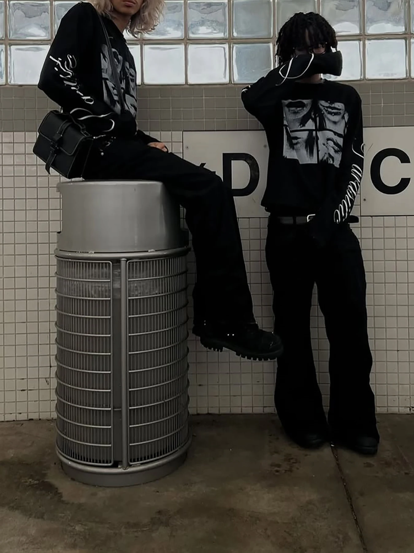 Dark Style Street Punk Unisex Long Sleeved Shirt with Retro Millennium Print T-Shirt