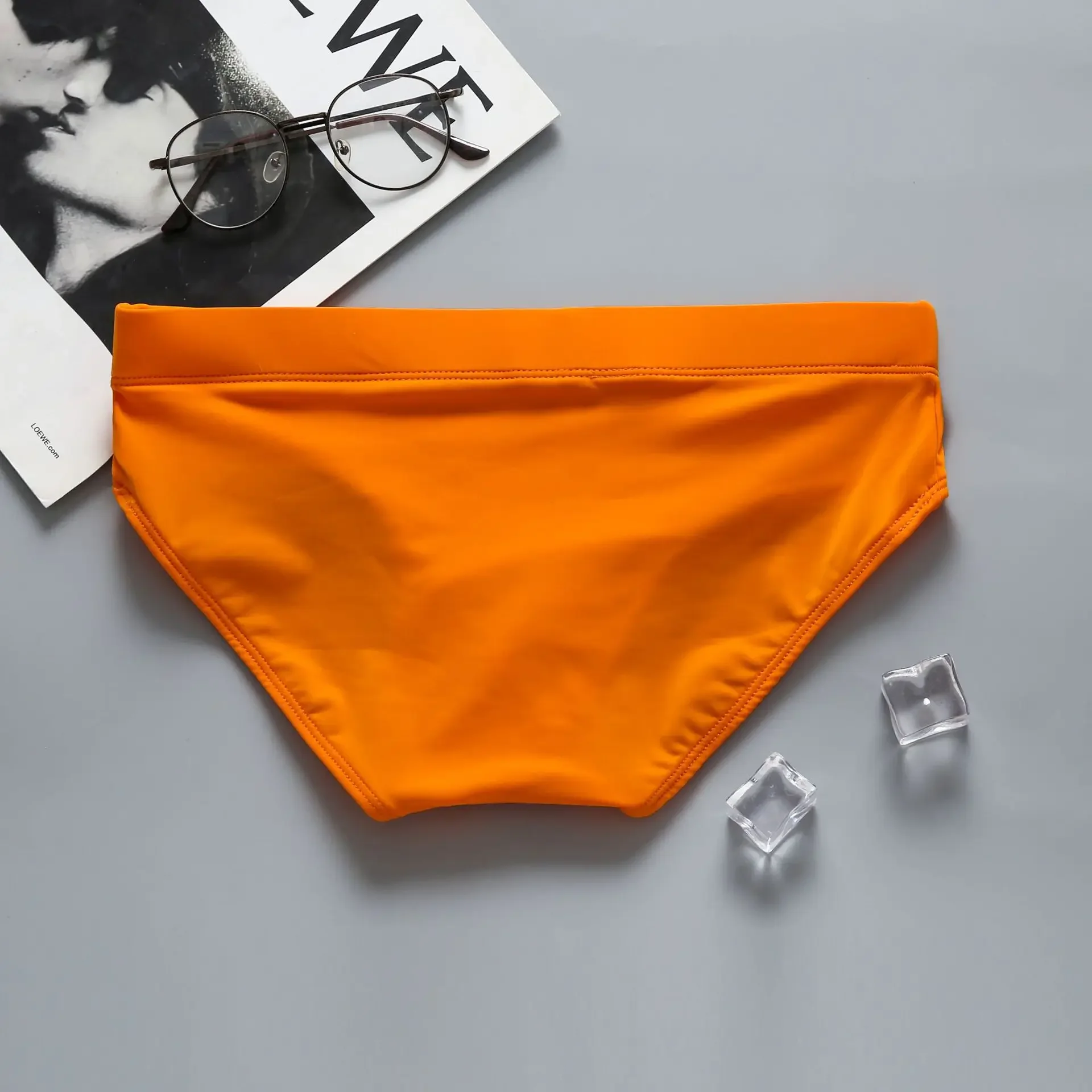Men's swimming trunks with low waist, sexy, big, anti-embarrassing, quick-drying young men's sports briefs addicted