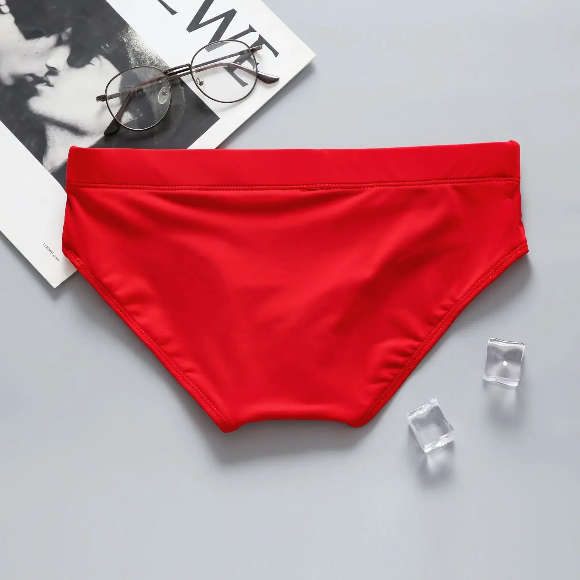 Men's swimming trunks with low waist, sexy, big, anti-embarrassing, quick-drying young men's sports briefs addicted