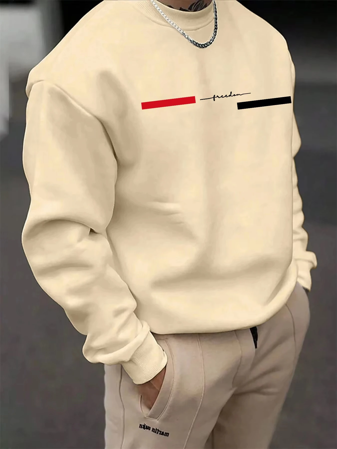 Men's autumn and winter fashionable casual loose freedom letter graphic printed long sleeved round neck sweatshirt