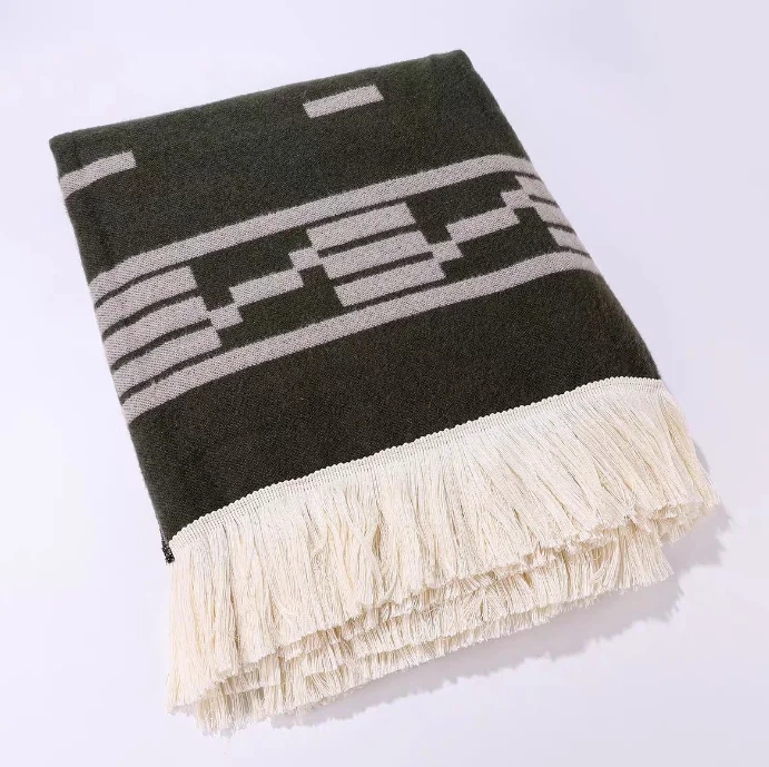 Men's Cape Fashionable Knitted Fringed Pullover Mantle Men Thickened Warm Large Shawl Wool-like Material Winter Season