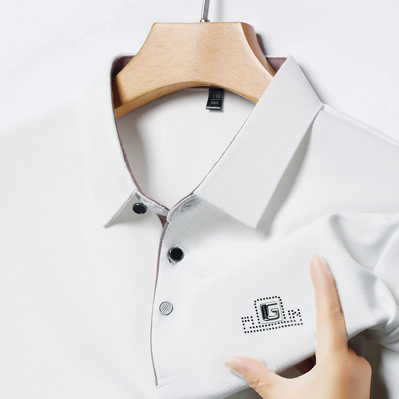 New Men's Business Casual Short Sleeved Shirt with Badge Solid Color Polo Shirt Fashionable Breathable Comfortable Versatile Top