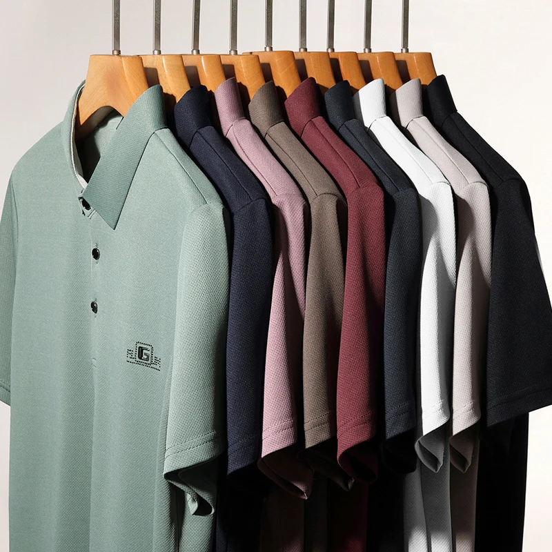 New Men's Business Casual Short Sleeved Shirt with Badge Solid Color Polo Shirt Fashionable Breathable Comfortable Versatile Top