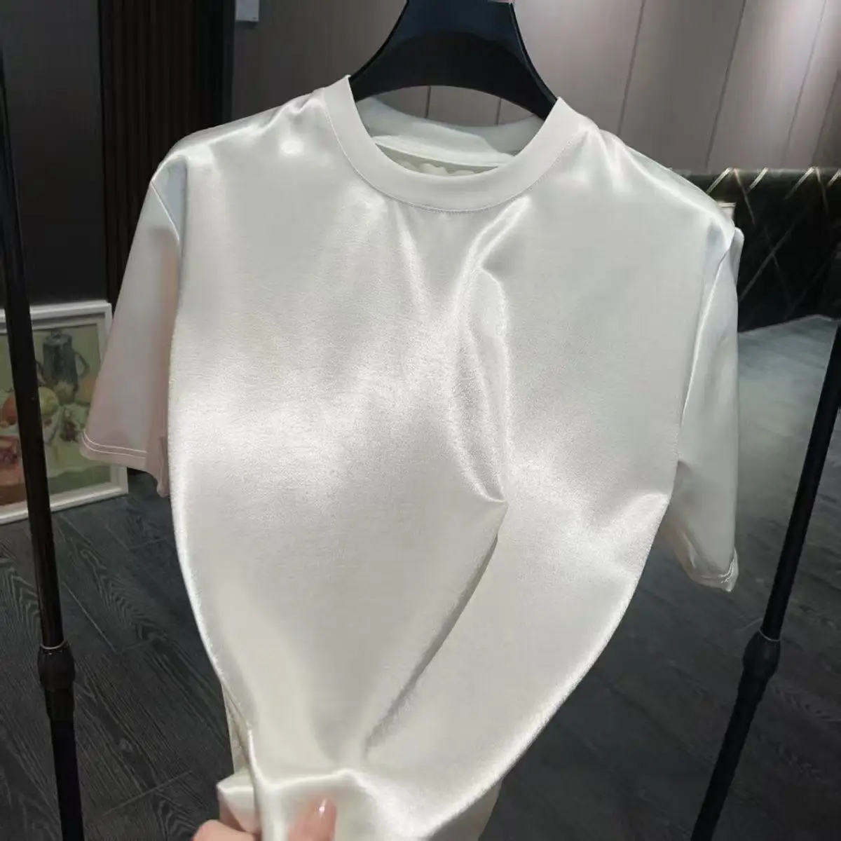 Summer Acetate Satin Men's T-shirt Lightweight Shiny T-shirts for Men Women Skin-Friendly Trendy Premium Beach Comfortable Shirt