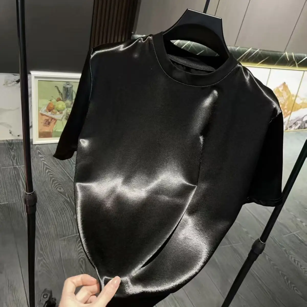 Summer Acetate Satin Men's T-shirt Lightweight Shiny T-shirts for Men Women Skin-Friendly Trendy Premium Beach Comfortable Shirt