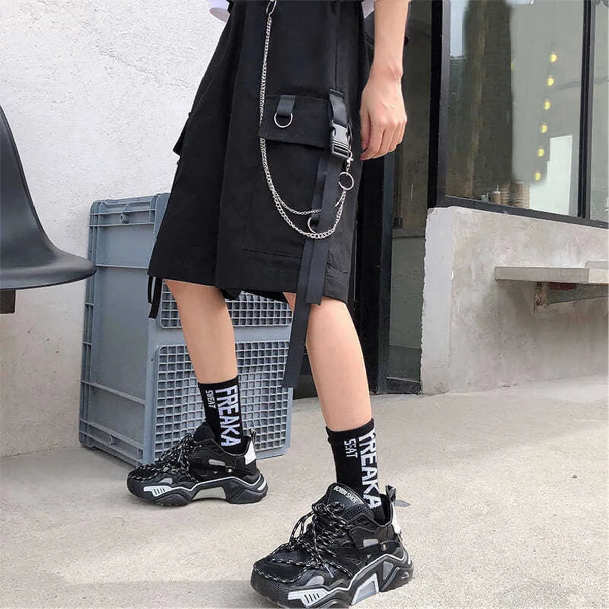 2026 Black Shorts With Chain Summer Casual Fashion Boardshort Bermuda Male Drawstring Elastic Waist With Chain Beach Shorts Men